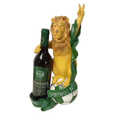 Statue de lion avec bouteille de vin rouge - Sporting CP